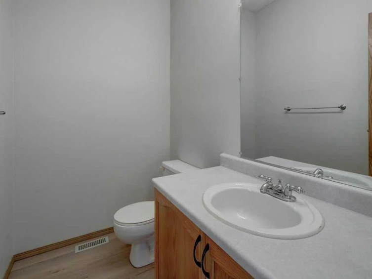 223 Covington Road NE, Calgary, AB, T3K 4G1 - 12