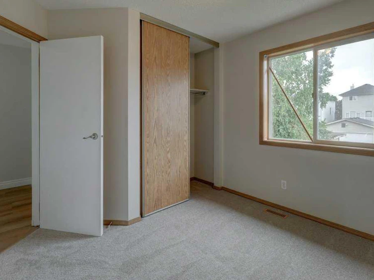 223 Covington Road NE, Calgary, AB, T3K 4G1 - 22