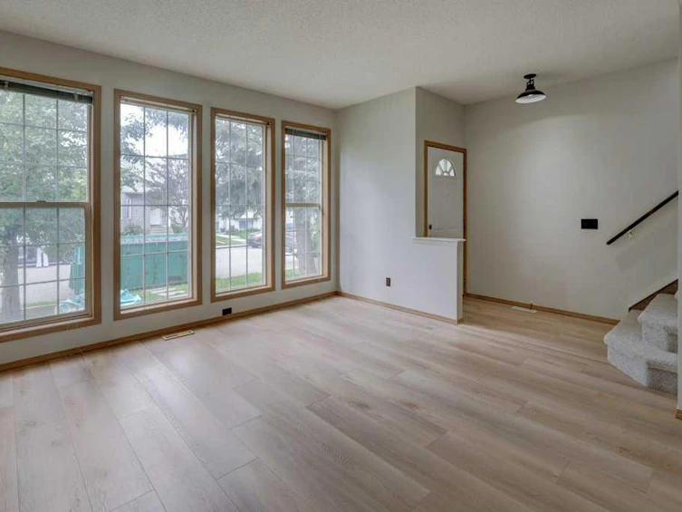223 Covington Road NE, Calgary, AB, T3K 4G1 - 4