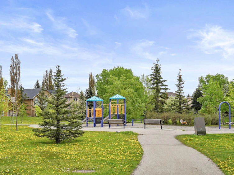 8318-70 Panamount Drive NW, Calgary, AB, T3K 6G7 - 41