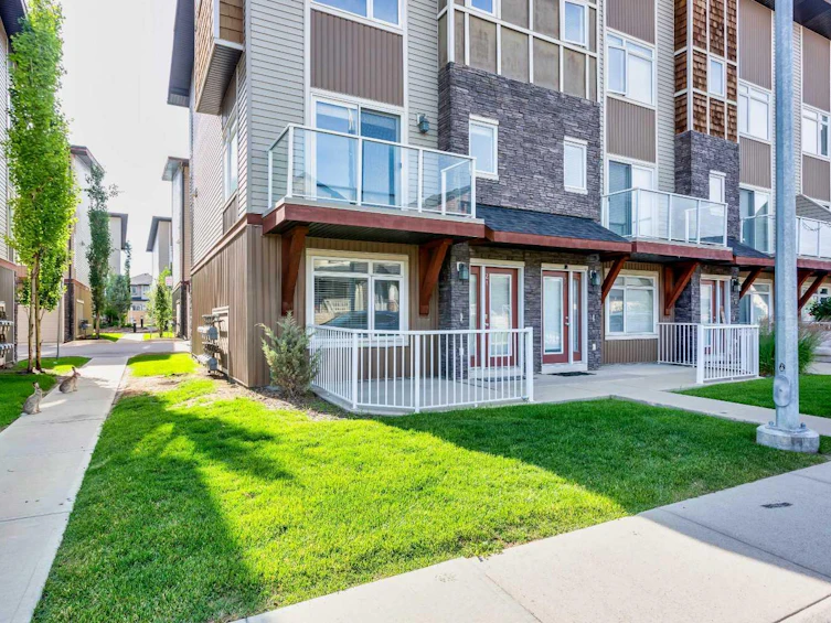 21 Skyview Point Link NE, Calgary, AB, T3N 0L7 - 9