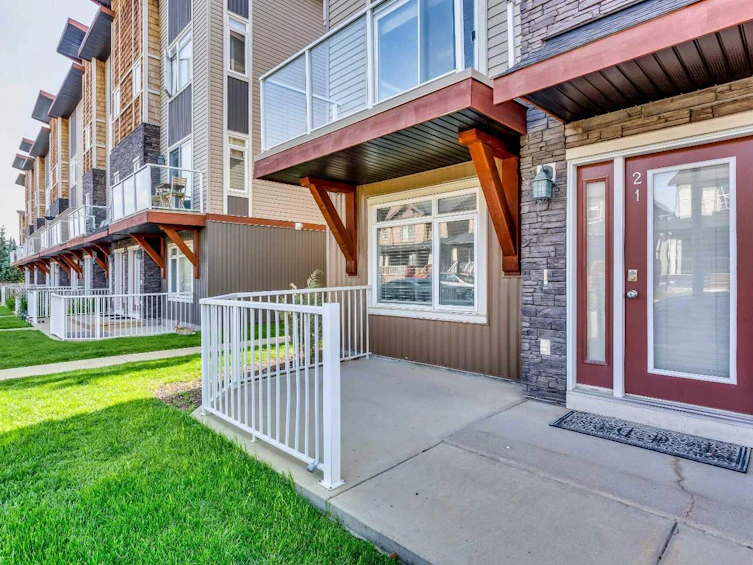 21 Skyview Point Link NE, Calgary, AB, T3N 0L7 - 10