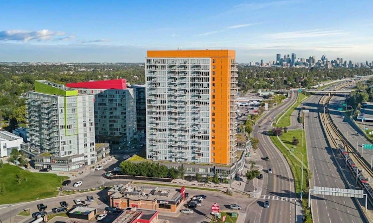 312-3830 Brentwood Road NW