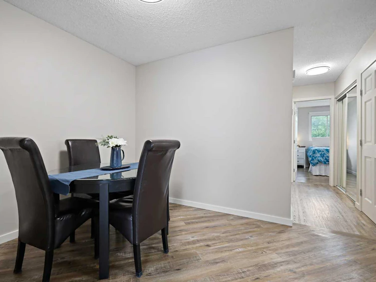 7807 21a Street SE, Calgary, AB, T2C 1Z1 - 9