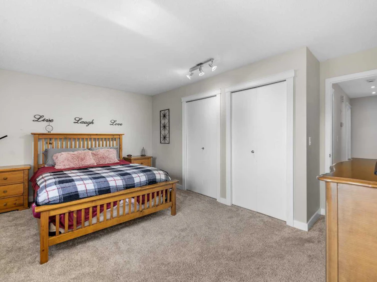 32 Woodbrook Close SW, Calgary, AB, T2W 4E9 - 22