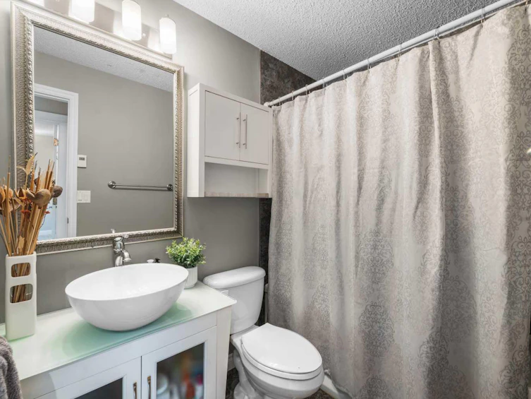 32 Woodbrook Close SW, Calgary, AB, T2W 4E9 - 19