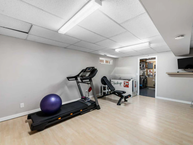 32 Woodbrook Close SW, Calgary, AB, T2W 4E9 - 32