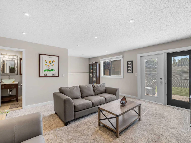 32 Woodbrook Close SW, Calgary, AB, T2W 4E9 - 28