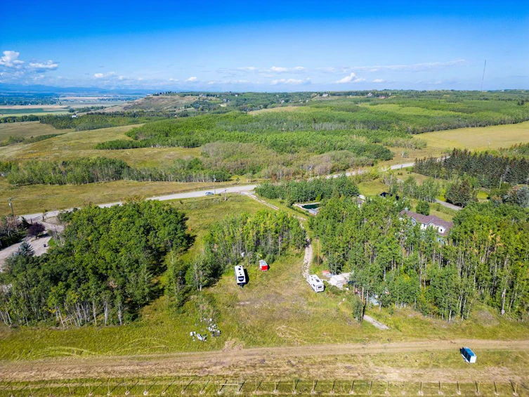 1420 101 Street SW, Calgary, AB, T3H 3Z4 - 8
