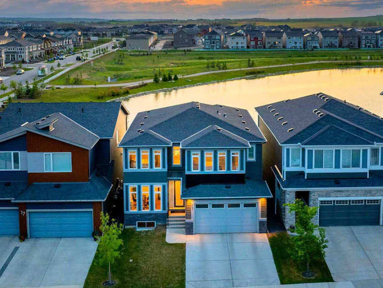 21 Lucas Cove NW, Calgary, AB, T3P 1M4 - 2