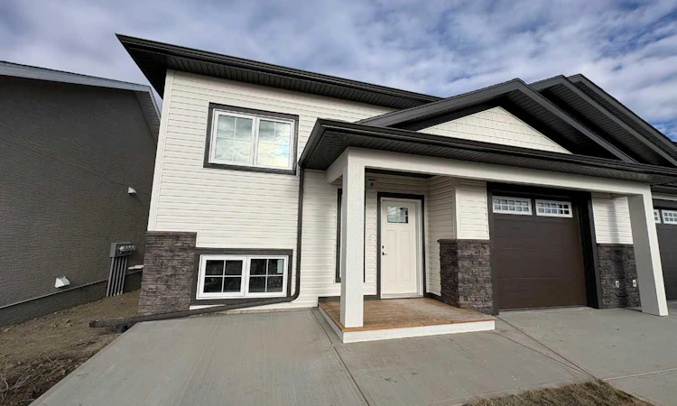 423 Meadowlark Way
