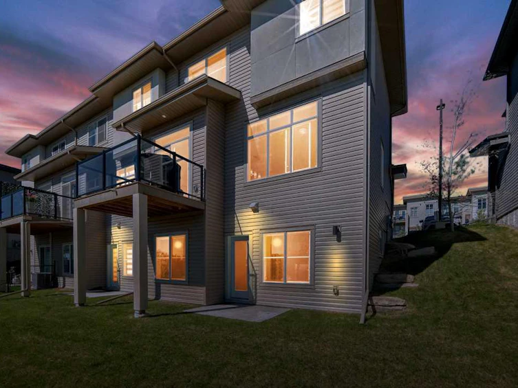 53 Spring Creek Common SW, Calgary, AB, T3H 6E2 - 2