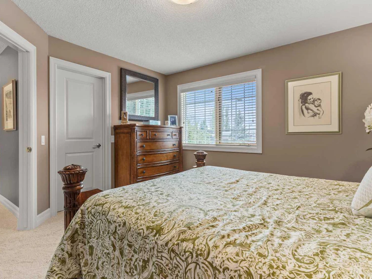 230 Mckenzie Lake Bay SE, Calgary, AB, T2Z 2H2 - 29