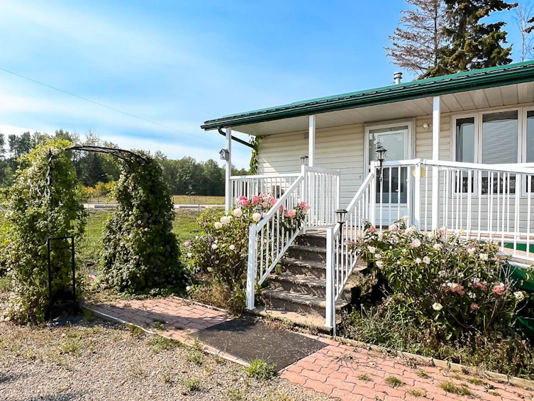 143 Peace River Ave, Big Lakes County, AB, T0G 1J0 - 3