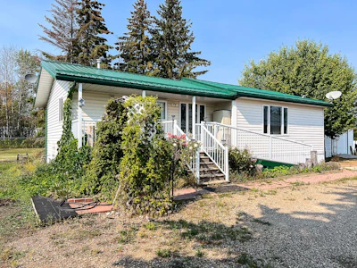143 Peace River Ave - 2