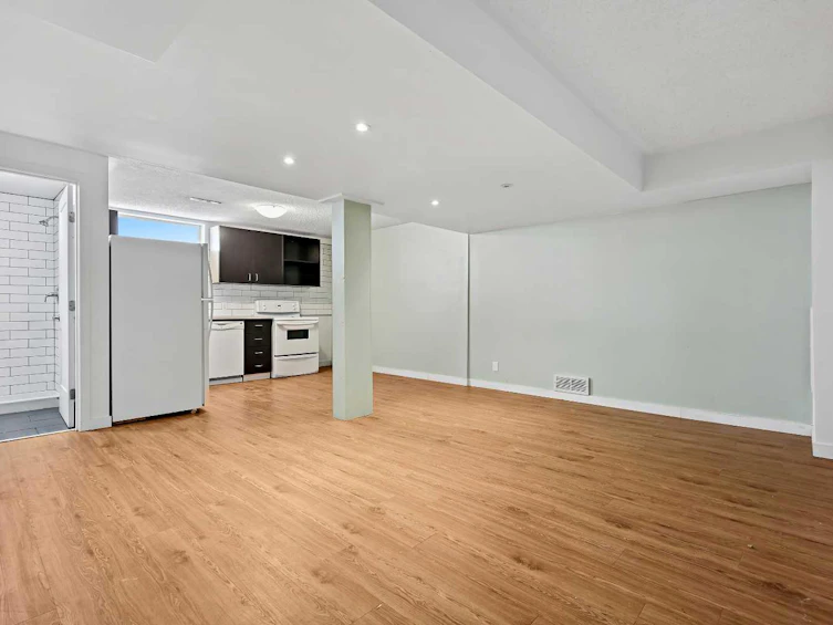 3122 42 Street SW, Calgary, AB, T3E 3M3 - 26
