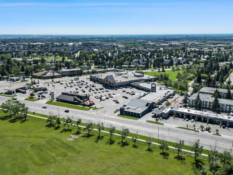 3122 42 Street SW, Calgary, AB, T3E 3M3 - 42