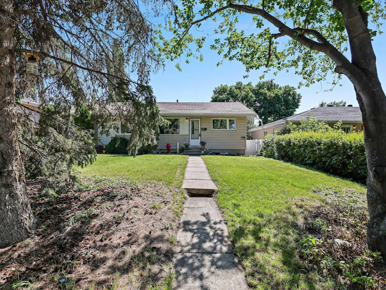 3122 42 Street SW, Calgary, AB, T3E 3M3