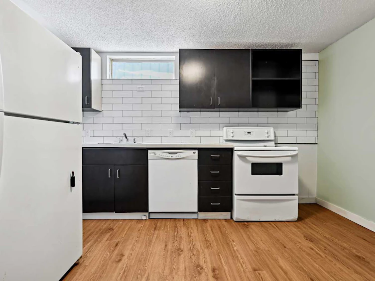 3122 42 Street SW, Calgary, AB, T3E 3M3 - 23