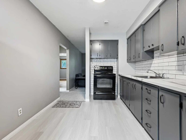 3122 42 Street SW, Calgary, AB, T3E 3M3 - 9