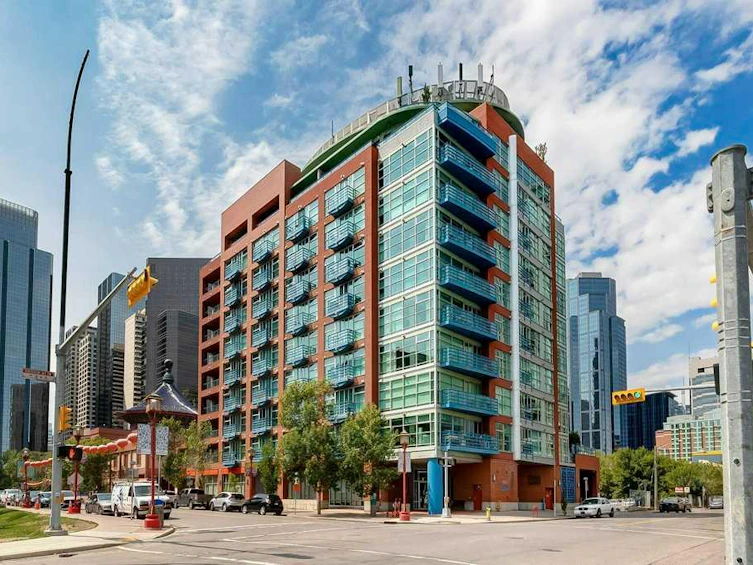 701-205 Riverfront Avenue SW, Calgary, AB, T2P 0A9