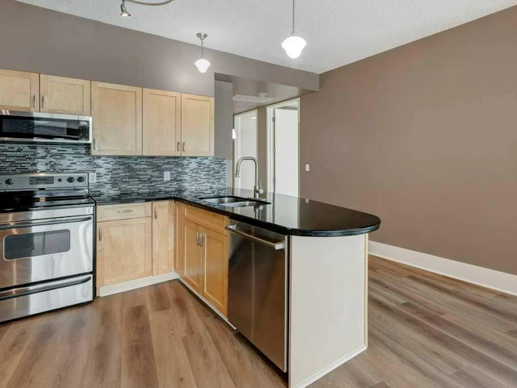 701-205 Riverfront Avenue SW, Calgary, AB, T2P 0A9 - 8