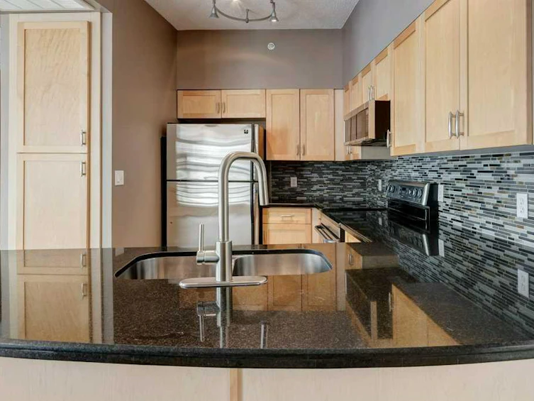 701-205 Riverfront Avenue SW, Calgary, AB, T2P 0A9 - 5