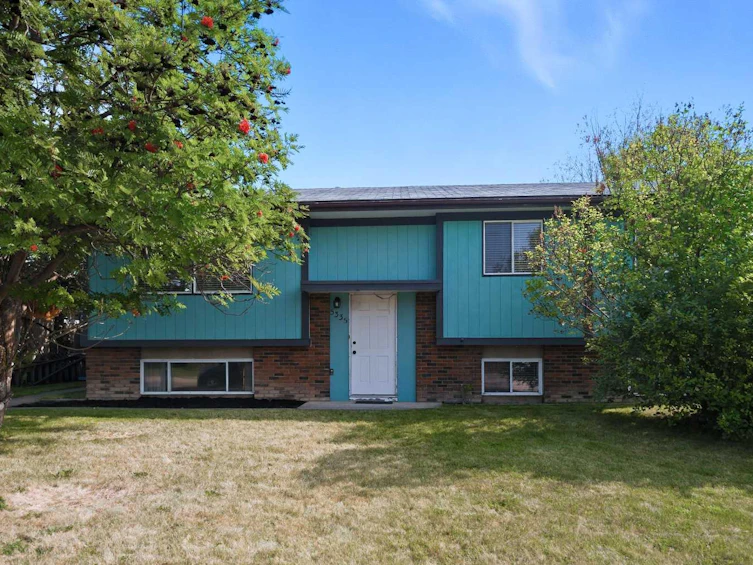 5335 56 Street, Rocky Mountain House, AB, T4T 1H4