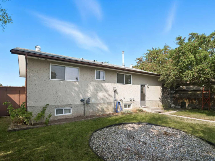 5335 56 Street, Rocky Mountain House, AB, T4T 1H4 - 5