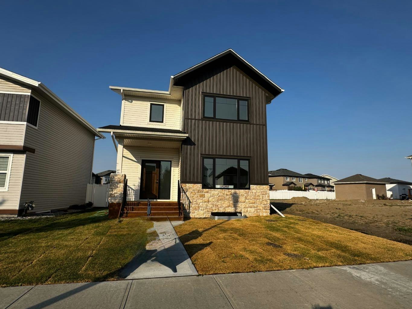 36 Memorial Parkway, Red Deer County, AB, T4E 3B7