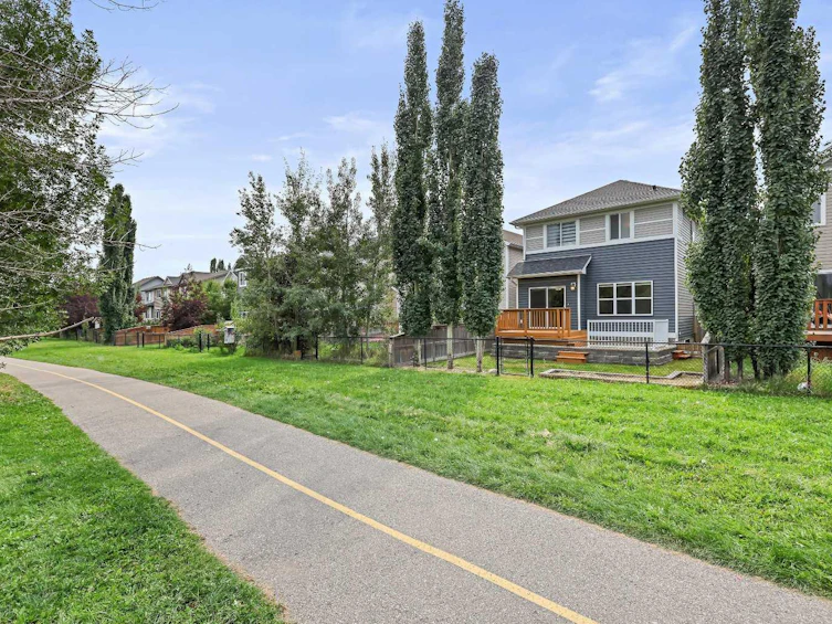 8018 Cougar Ridge Avenue SW, Calgary, AB, T3H 5S1 - 2