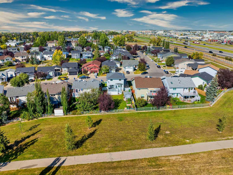 126 Elizabeth Way SE, Airdrie, AB, T4B 2H5 - 30