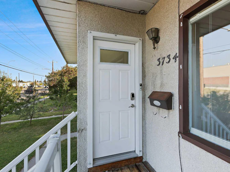 3734 37 Street SW, Calgary, AB, T3E 3C3 - 4