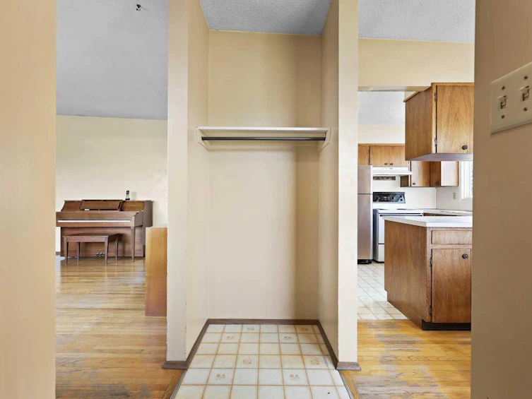 3734 37 Street SW, Calgary, AB, T3E 3C3 - 31