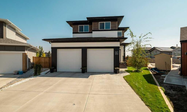 57 Goldenrod Place W