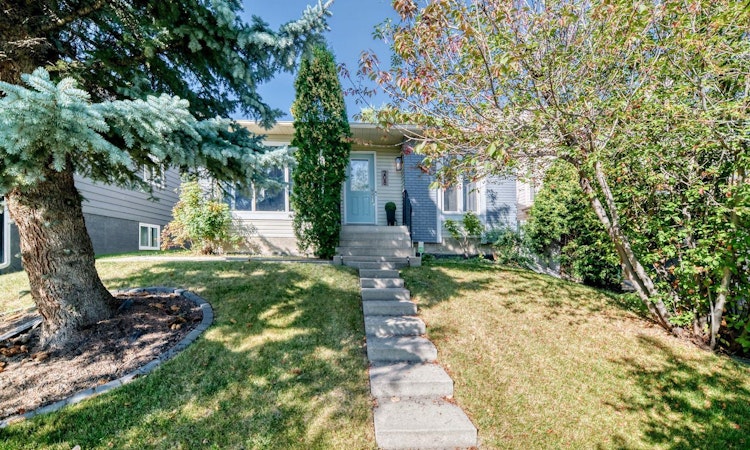 208 Woodbine Boulevard SW