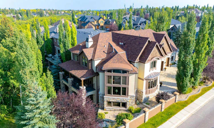 4 Aspen Ridge Bay SW