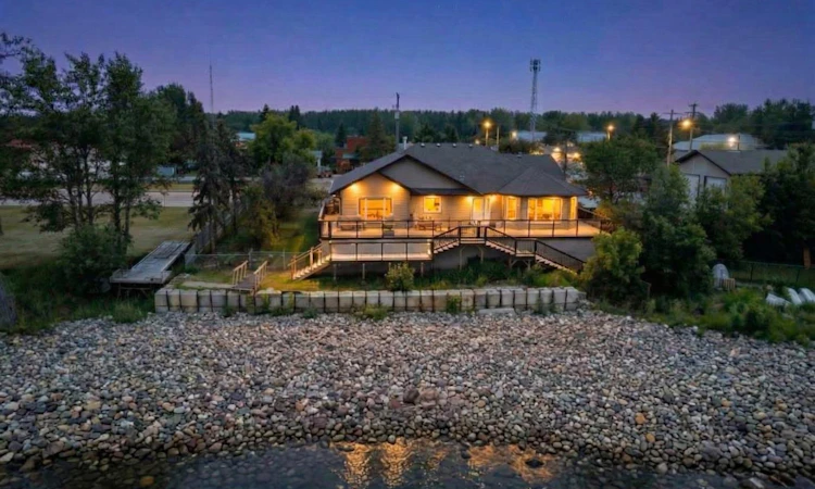 81 Peace River Avenue