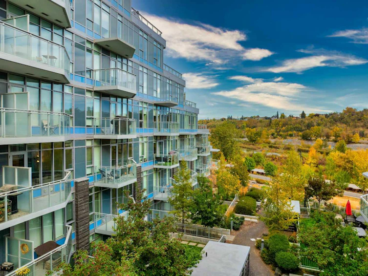 311-138 Waterfront Court SW, Calgary, AB, T2P 1L1 - 3