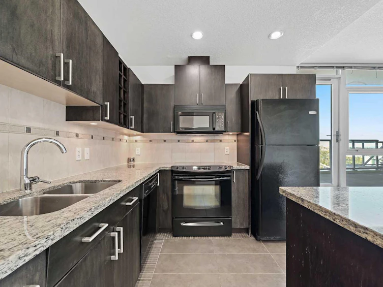 2404-77 Spruce Place SW, Calgary, AB, T3C 3X6 - 10