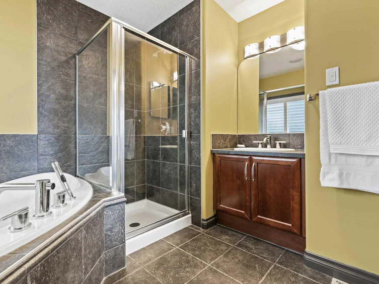 66 Crestbrook Hill SW, Calgary, AB, T3B 0C4 - 30