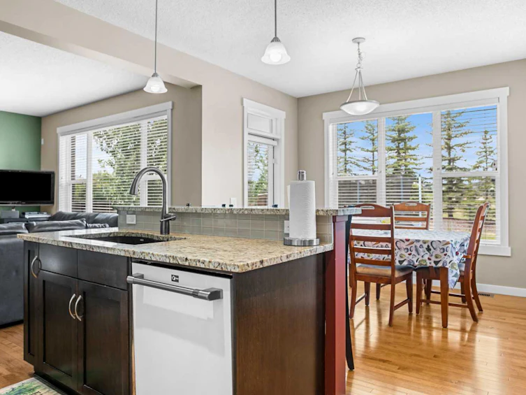 4746 Elgin Avenue SE, Calgary, AB, T2Z 0M6 - 14