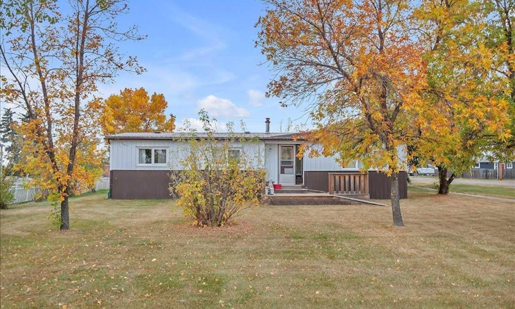 112 2 Street W