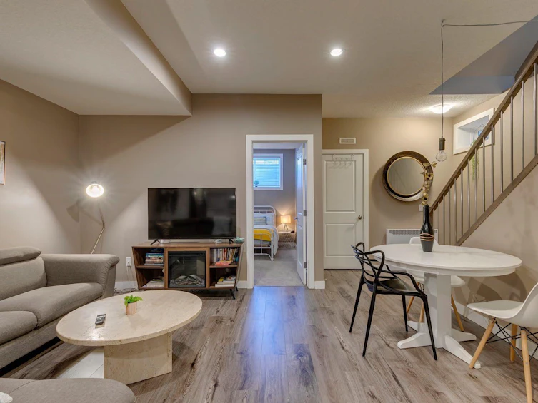 2817 & 2815 16 Avenue SE, Calgary, AB, T2A 0M7 - 37