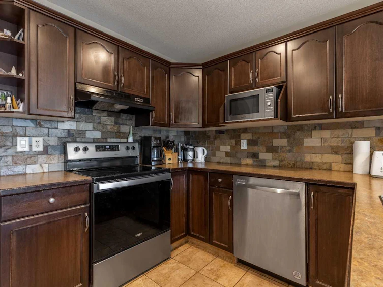 222 Firelight Crescent W, Lethbridge, AB, T1J 4W1 - 8