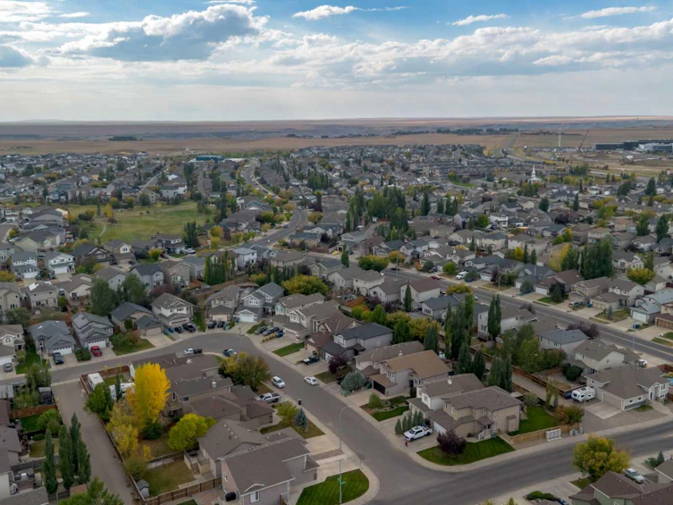 222 Firelight Crescent W, Lethbridge, AB, T1J 4W1 - 37