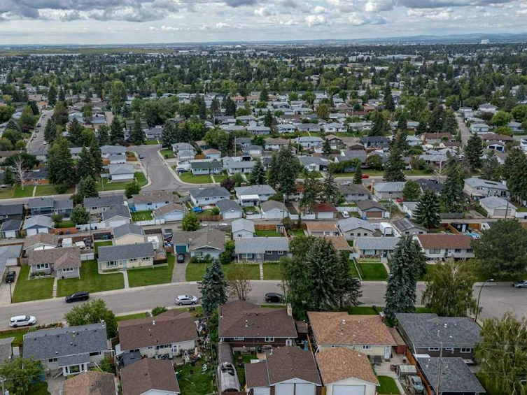 5127 Marian Road NE, Calgary, AB, T2A 2Y2 - 38