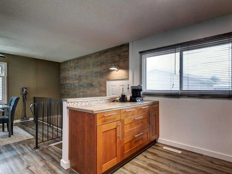 5127 Marian Road NE, Calgary, AB, T2A 2Y2 - 8