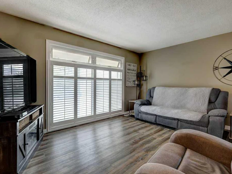 5127 Marian Road NE, Calgary, AB, T2A 2Y2 - 3