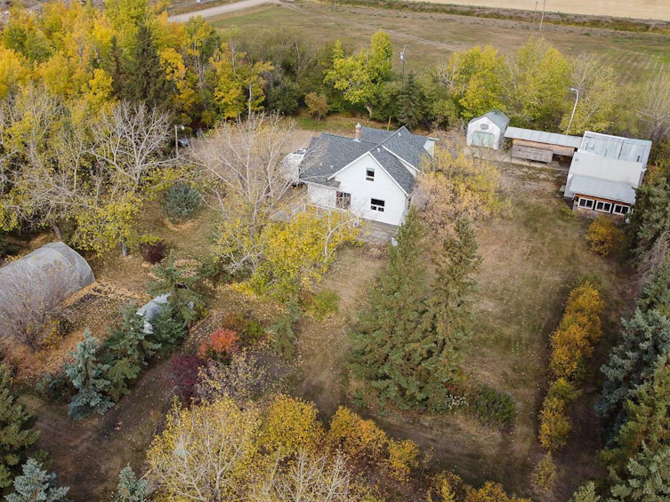 131 2nd Street NW, Falher, AB, T0H 1M0 - 2